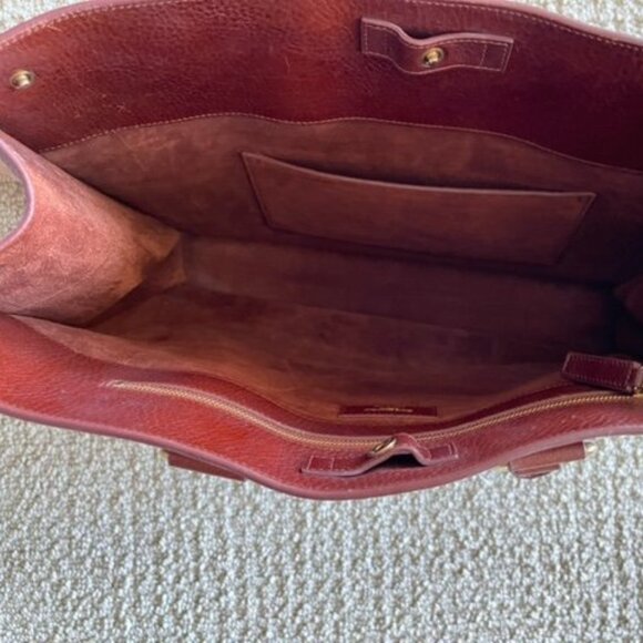 Looking to update my bag collection. - Picture 3 of 4